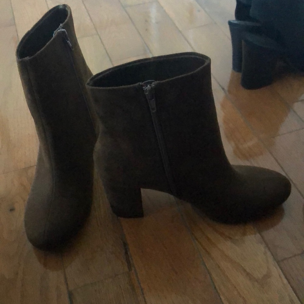 Shoes - Picture 3 of 3